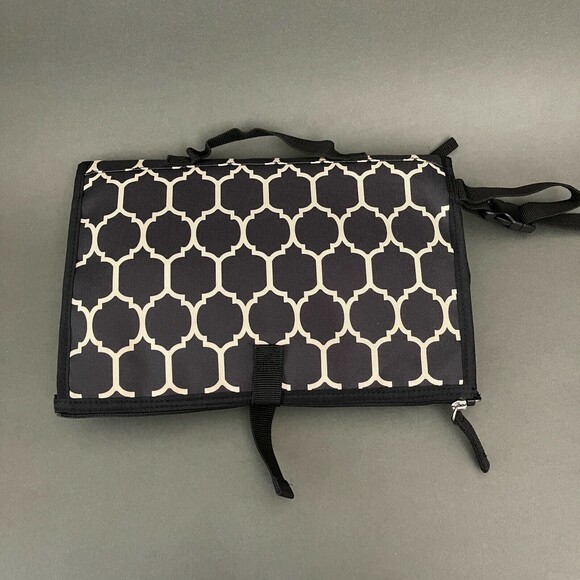 Skip Hop Diaper Changing Mat Clutch Travel Portable Black Beige NWOT - Picture 2 of 11
